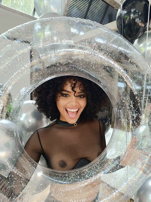 Paris shooting @dorcel @brillbabesxxx https://t.co/ipIotJ9Jqe<a class="tags" href="/tag/dorcel">@dorcel</a><a class="tags" href="/tag/brillbabesxxx">@brillbabesxxx</a>