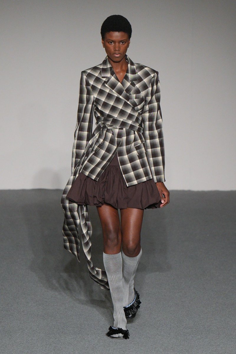 VogueRunway's tweet image. #MSGM's spring 2024 collection is here. See every look: vogue.cm/EyoFrBG