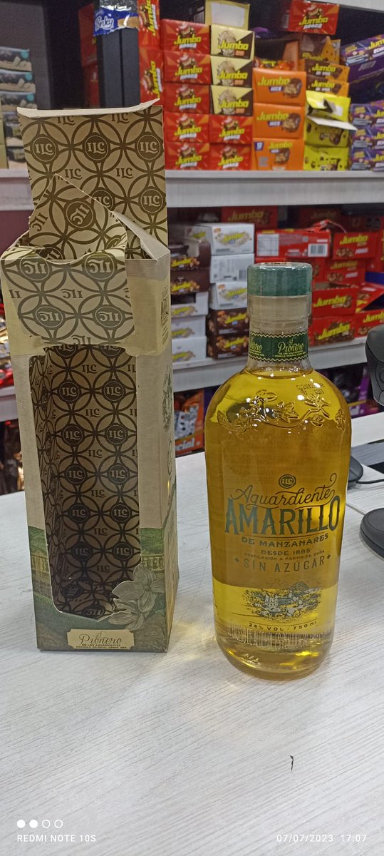 Que me quiten el whisky, el tequila, el ron, pero el aguardiente amarillo ni por el putas. #NosCensuraronElAmarillo