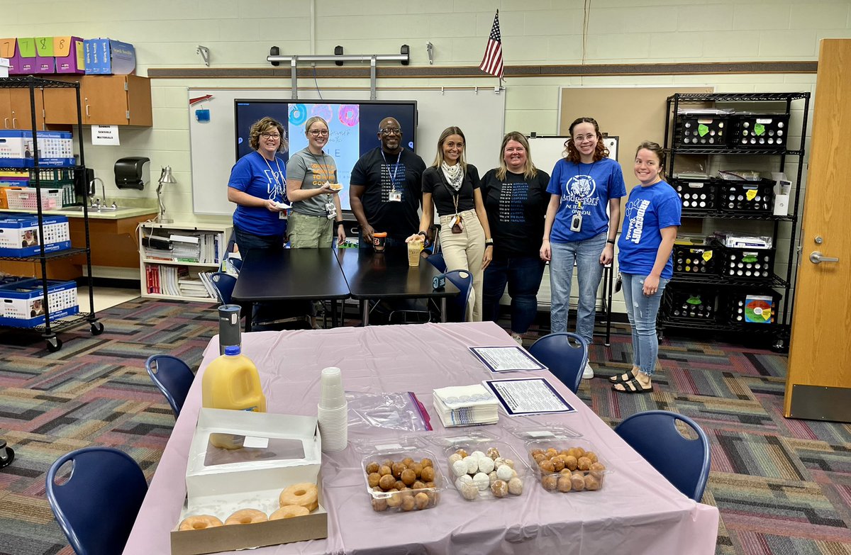 CaseyRaeK's tweet photo. “Alone we are smart. Together we are brilliant.” Our Coaching Cohort Kickoff @Hamilton_BPE was full of smiles, good conversation, plans, goals, &amp; of course donuts &amp; juice to get our Friday off to a productive &amp; positive start! #GrowingGreatness #CoachingCollaboration #GoalSetting https://t.co/tLNIJlbt79