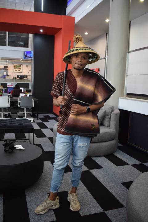 Supabets_mzansi's tweet photo. Our #Supastars🌟 left no stone unturned in their quest to celebrate Heritage Day! It was challenging for us to pick the best-dressed😆
Let us know which one is your favorite.🤩
#HeritageDay #BraaiDay #Tradition #Culture #24September #Supabets https://t.co/lRzyBTr72z
