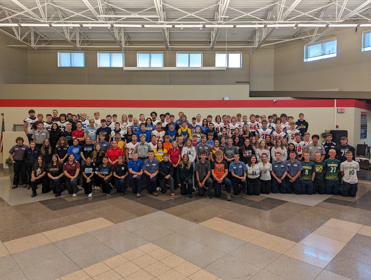 vccstudents's tweet photo. It is with Great Pride that share our Fall Sport Athletes who Work Hard at Vantage and Play Hard on the field. Best of Luck to all of our school districts as you enter into tournaments season! #VantageWill #HandleHardStuffBetter https://t.co/OntLG72W9R