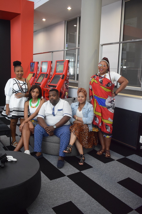 Supabets_mzansi's tweet photo. Our #Supastars🌟 left no stone unturned in their quest to celebrate Heritage Day! It was challenging for us to pick the best-dressed😆
Let us know which one is your favorite.🤩
#HeritageDay #BraaiDay #Tradition #Culture #24September #Supabets https://t.co/lRzyBTr72z