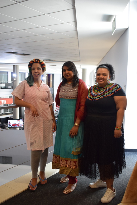 Supabets_mzansi's tweet photo. Our #Supastars🌟 left no stone unturned in their quest to celebrate Heritage Day! It was challenging for us to pick the best-dressed😆
Let us know which one is your favorite.🤩
#HeritageDay #BraaiDay #Tradition #Culture #24September #Supabets https://t.co/lRzyBTr72z