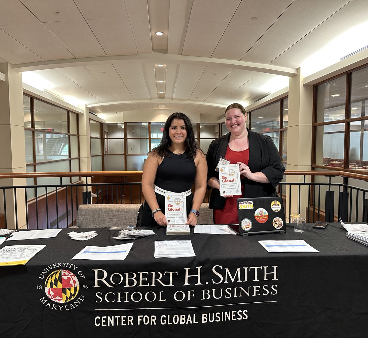 Going #global at Careers Crossing Borders.

#SmithKnowsGlobal