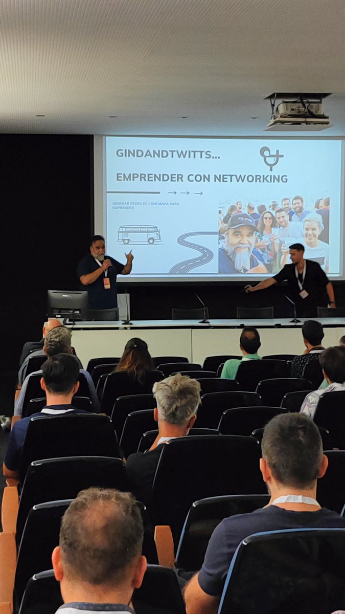 Ya llegué a #emprendeycalla para aprender de valientes del comercio con <a href="/GinAndTwitts/">Gin And Twitts ®</a> <a href="/seoforce_/">☢️☣️Alberto - Seo force☣️☢️</a> <a href="/alicanteayto/">Ayuntamiento Alicante</a> <a href="/ImpulsAlicante/">AgenciaLocalAlicante</a>