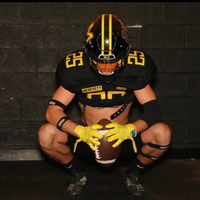 McDevittLancers's tweet photo. Happy Birthday to Lancer Football great Joachim McElroy '21. Have a great day #25! #LFL #LastLancer @MikeWakins @j_mcelroy25 https://t.co/1qb8FZyYmt