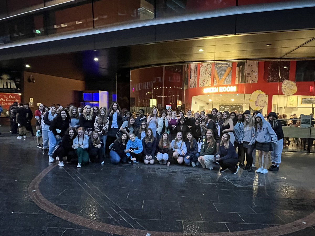 BGS_Arts's tweet photo. 70 #BGSDrama students watched the mesmerising Metamorphosis by @franticassembly at the @CurveLeicester 🙌🏻😍 A truly transformative experience both on and off the stage 🦋🪳🪲 #Metamorphosismagic #FranticAssembly #BGSInspired #leicestercurvetheatre https://t.co/asvhXT9QaI