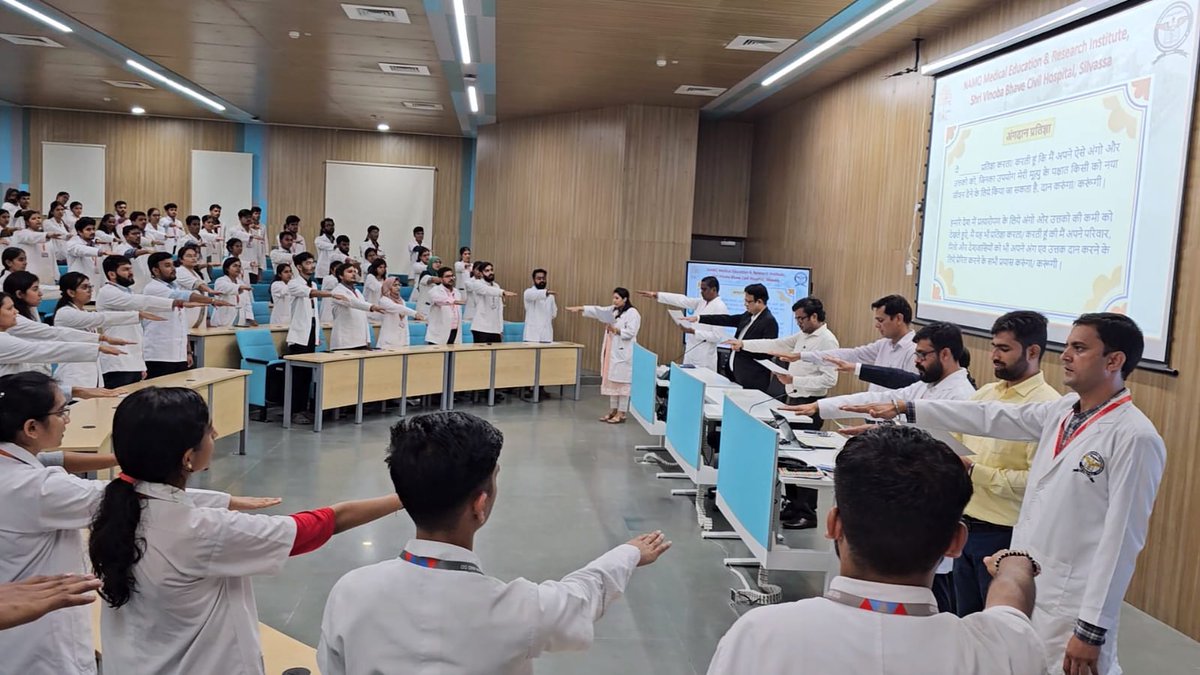 MissionDnh's tweet photo. "Unite for Life: Elected Representatives, Citizens, and Medical College Students Pledge to Donate Organs and Save Lives" https://t.co/NSoNdL2xQH