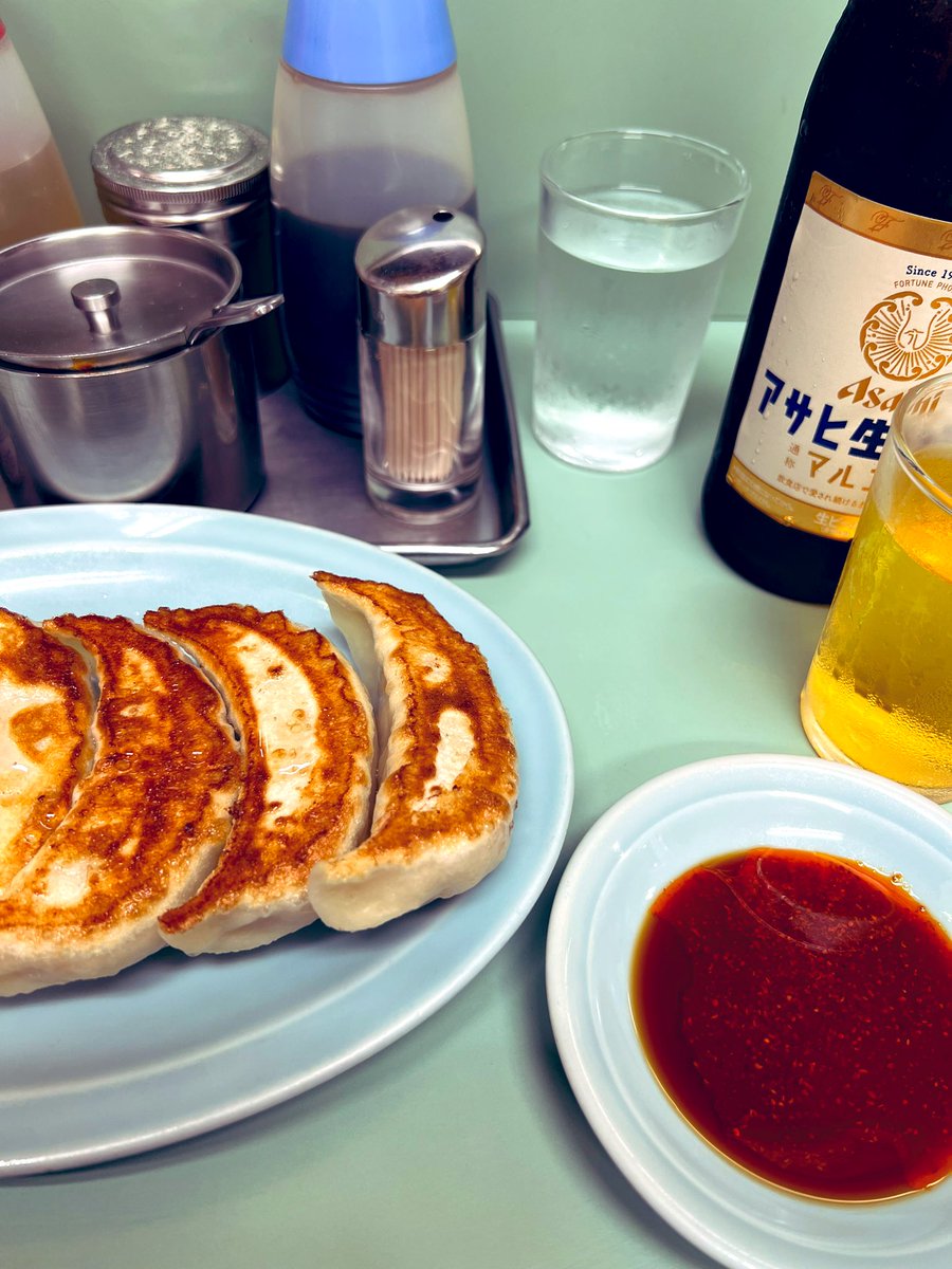 DempaReceive's tweet photo. 週末で閉店ギリギリ滑り込めた🥟 https://t.co/SXa7hkmJu6