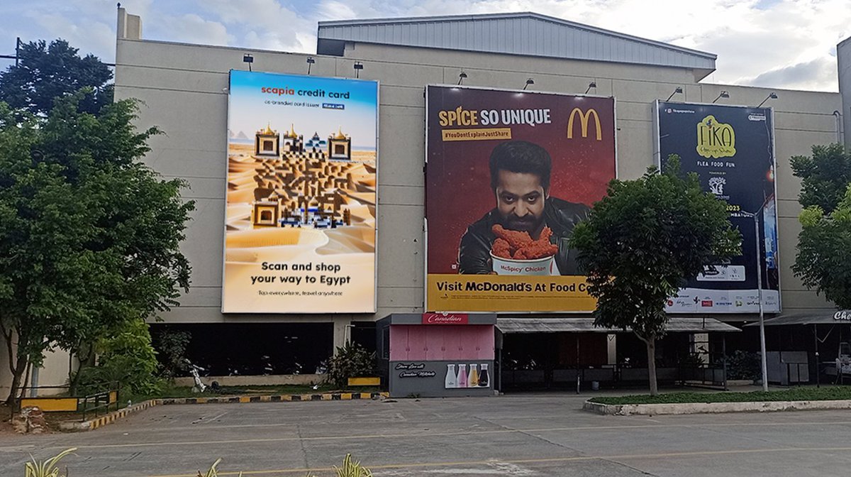 StableTom's tweet image. Je crois bien que c'est la première campagne de QR Codes générés par IA que je vois hors ligne...

#StableDiffusion #IAArt #QRArt