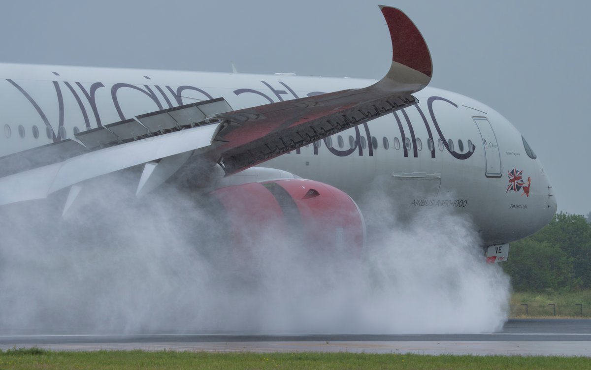 How epic does this spray look as <a href="/VirginAtlantic/">virginatlantic</a> stunning A350-1000 arrives at <a href="/manairport/">Manchester Airport</a> and lifts all the moisture off runway 05R?
#VirginAtlantic #A350 #Airbus #ManchesterAirport #Aviation #avgeek #aviationphotography