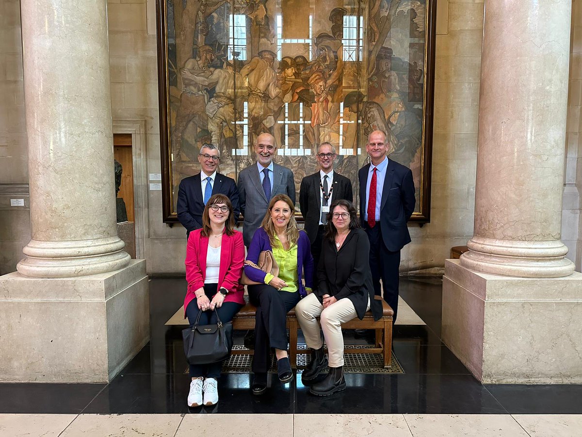 ItalyinUK's tweet photo. The visit of Cardiff continues at the @Museum_Cardiff, where Ambassador @InigoLND together with Consul General @dombellantone  and Honorary Consul @brunachezzi had the chance to see also some #Botticelli among various masterpieces. Thank you @Museum_Cardiff for this opportunity! https://t.co/6dOxcyzTIf