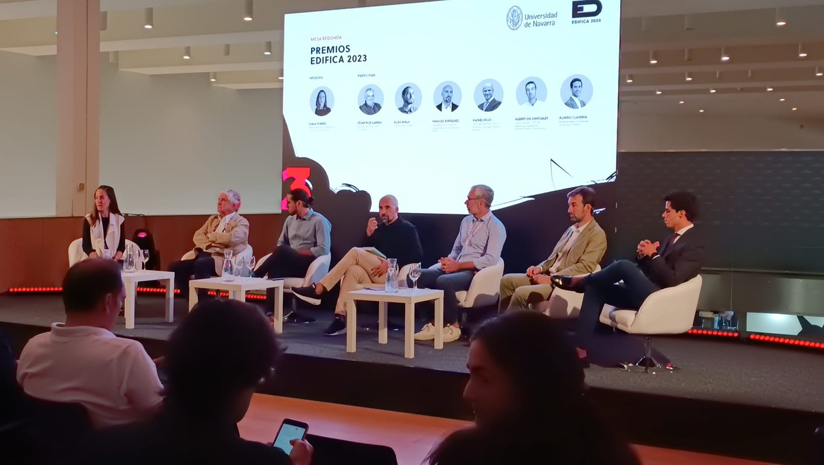 ConPassivHaus's tweet photo. 🔚 Cerramos las mesas redondas de esta 4º edición de #Edifica23 con la mesa "#PremiosEdifica".
💡Galardones dirigidos a estudiantes y profesionales que premian la #construcciónconsciente en colaboración de la Universidad de Navarra con el #ConsorcioPassivhaus. 🏅🏗️ https://t.co/u1RaZiFlTu