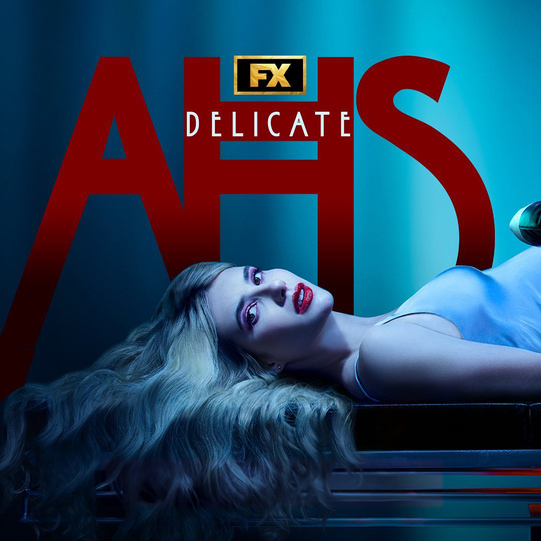 ahsfx_br's tweet photo. Gente? O primeiro episódio de #AHSDelicate já está disponível no Star+. https://t.co/0UZxba9y1E