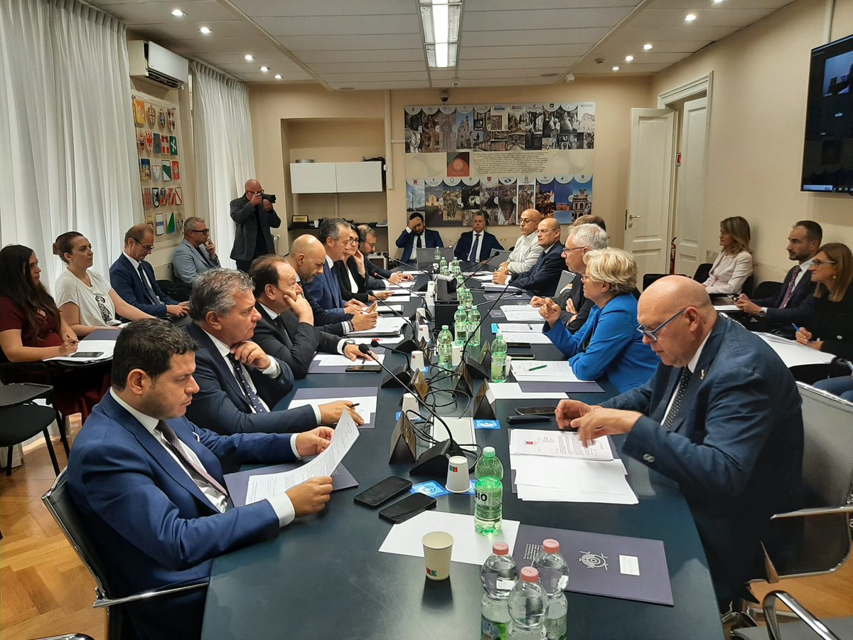 I Presidenti si sono riuniti in Assemblea plenaria presso la sede di Roma della Conferenza.

All’odg iniziative per il contrasto alla #violenzdigenere e per l’istituzione di un servizio di #interpretariato per i cittadini privi di udito.

Leggi la news ➡️tinyurl.com/pe7d3v2d