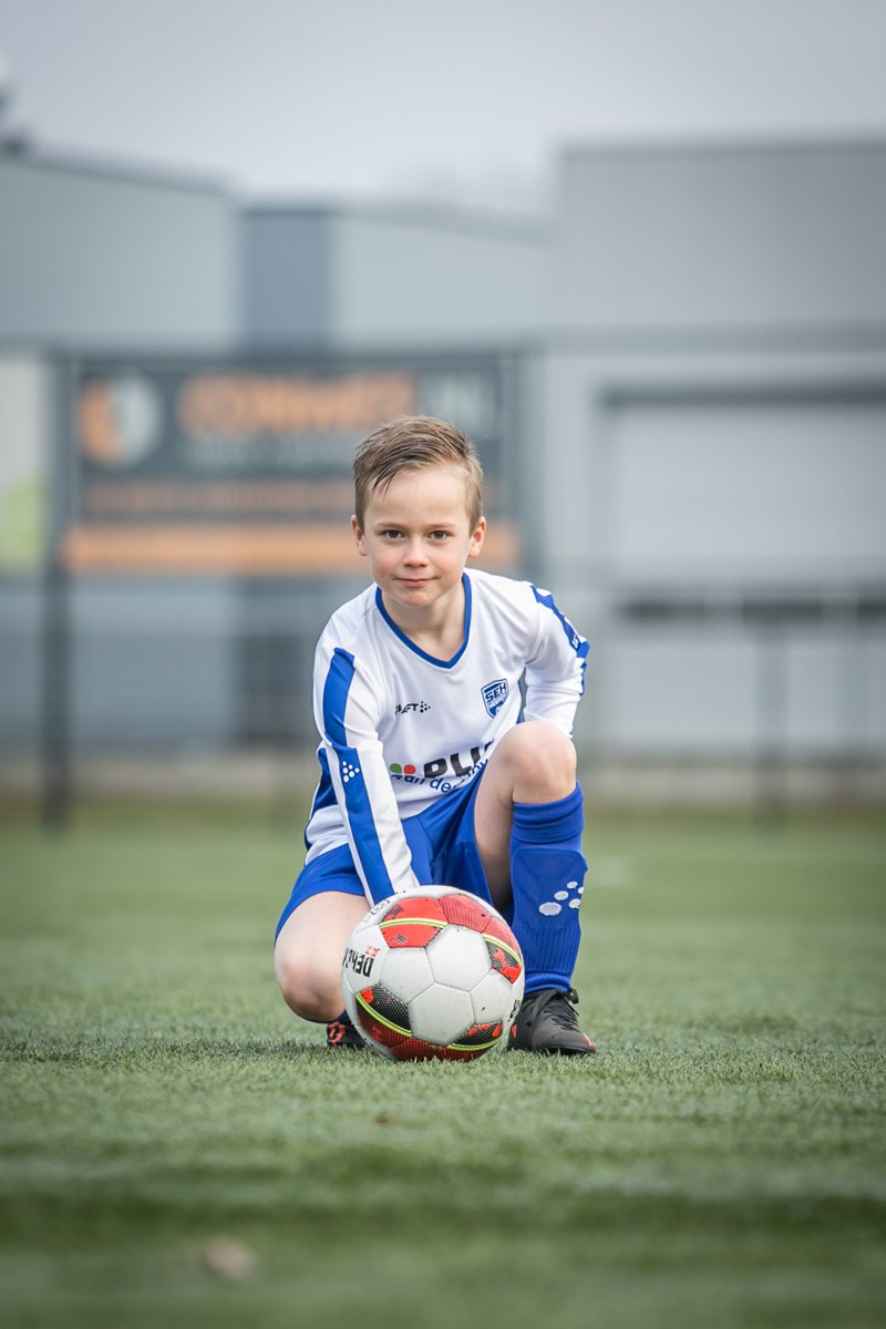 vvSEH's tweet photo. De eerste Pupil van de Week dit seizoen, tijdens de competitiewedstrijd tegen CSV'28, is... Abe Mink (rechtsbuiten van SEH JO11-1)! Lees hier meer over hem @ https://t.co/NJELUR7GKJ
#sehcsv #wemogenweer #pupilvandeweek #betrokkenjeugd #heerde #wijzijnseh https://t.co/mfYZ1LXuuI