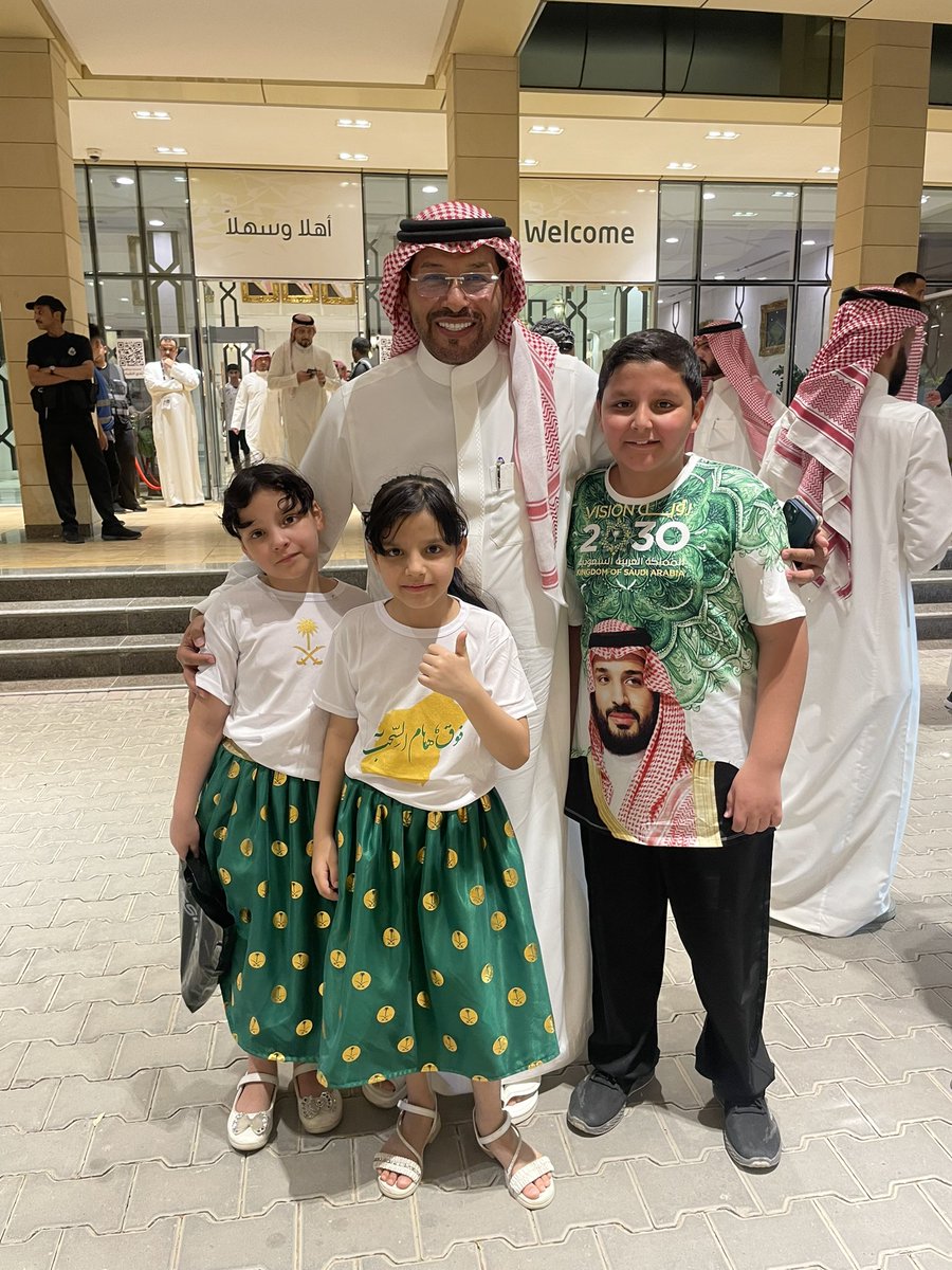 m7md_al3skar's tweet photo. الكابتن الخلوق خالد الزيد صورة لذكرى مع ابنائي🤍🖤🤍
@khalidalzaid18 https://t.co/nt8DnVN2Qm