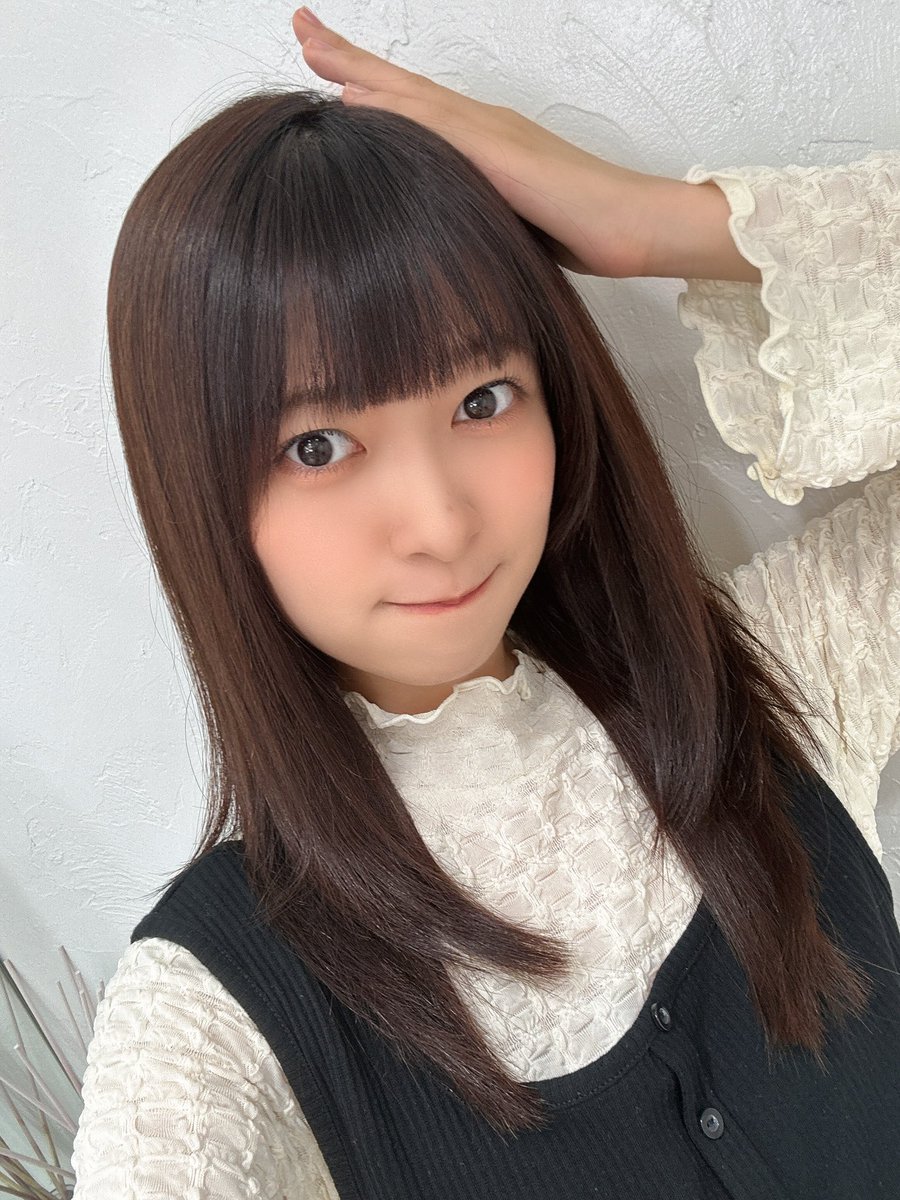 NozomiSuzuhara's tweet photo. #のんしちょっと 12回
ありがとうございました🌻

今回はひとりカラオケと銀座で迷い込んだお話でしたね…！🎤

次回のジャッジメントのお題は「ヴァンパイア」VS「見習い魔女」です！
来週もよろしくね〜☺️

最近髪をサラサラにしてもらったんだ〜😚のお写真を添えて✂️
 #agqr https://t.co/WyH0LaJK6w