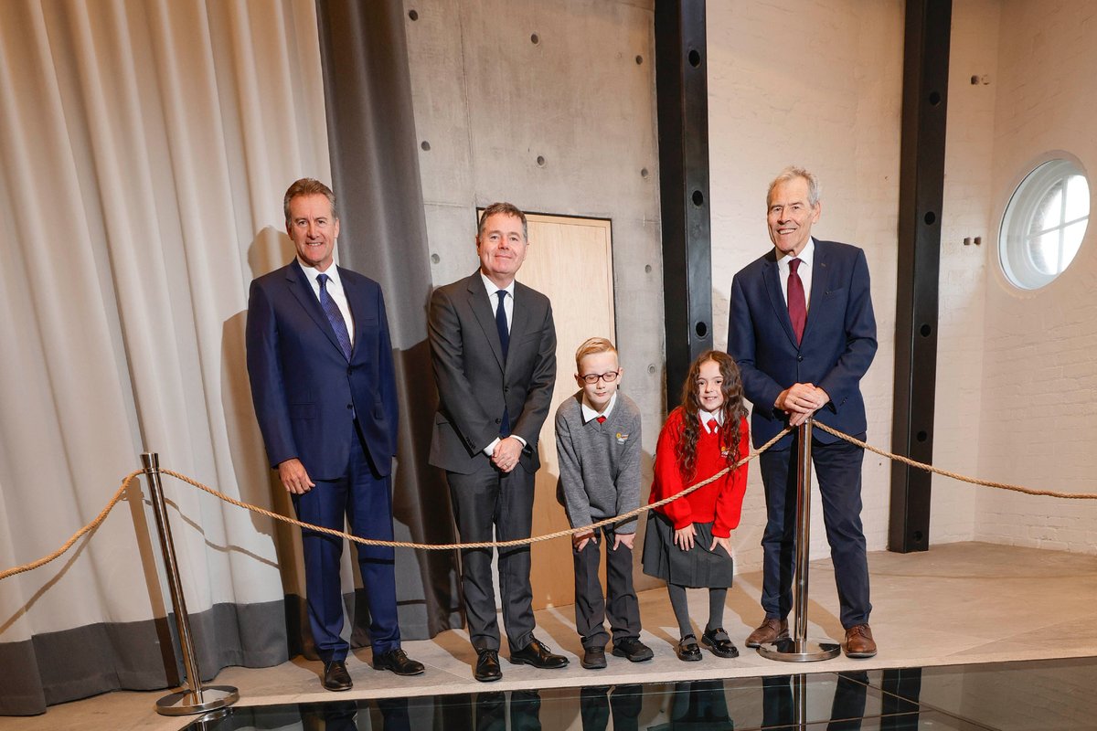 Today, Minister @Paschald opens the Substation, an iconic redbrick building restored into a modern interpretive centre, housing a piece of Dublin's 18th-century sea wall. 🌊🧱 Learn more: dublinport.ie/minister-pasch… #DublinPort #PortCityIntegration #PortCity @DarmodyArch