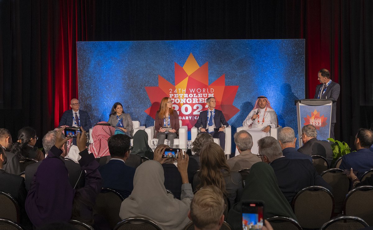 MoEnergy_Saudi's tweet image. شاركت المملكة ممثلةً بـ #وزارة_الطاقة في مؤتمر البترول العالمي بجلسات حوارية للحديث عن دور الطاقة المتجددة وغيرها من مصادر الطاقة، وعن خفض الانبعاثات وتقنيات استخلاص الكربون #24WPC2023