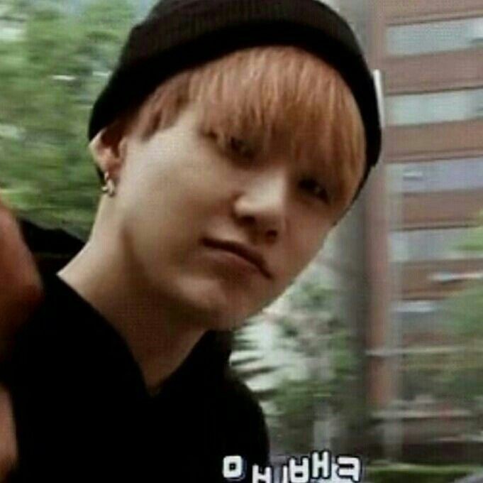 Gonna bring back this yoongi orange hair era in your timeline💜
Plus a bonus -- his smirk