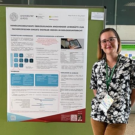 maja_funke's tweet photo. Zurück von einer tollen #fddb2023 in #Ludwigsburg! Danke für die vielen spannende Einblicke in aktuelle biologiedidaktische Forschung und den Austausch an meinem Poster zu Überzeugungen von angehenden Lehramtsstudierenden zum Einsatz digitaler Medien im Bio-Unterricht. https://t.co/H3e3rvsDqG