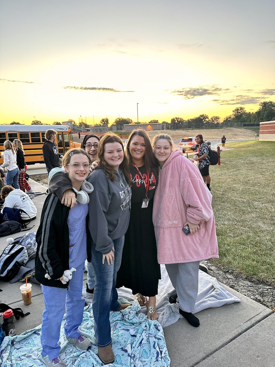 Senior sunrise☀️🌅 🧡