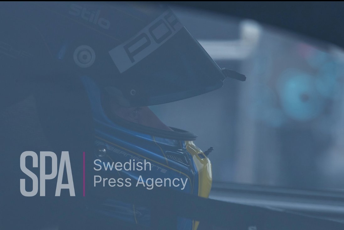 ImageBlue's tweet photo. Prins Carl Philip, Porsche Carrera Cup på Mantorp Park.
#ImageBlue #PhotoByKeith #SPA #SwedishPressAgency #Canon #kungligt #royal #Porsche - https://t.co/nJxrWaeeN3 https://t.co/vVXpUoAMOm