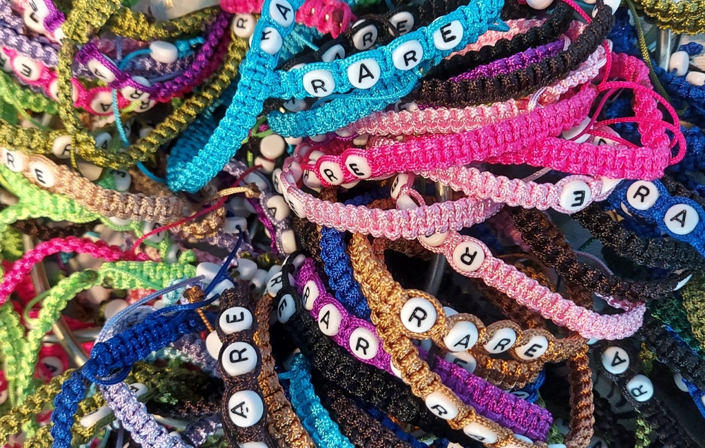 Du som varit med på SMIL-träffar – Berätta

Ännu finns tid att skriva några rader till oss, och berätta vad du tyckte om att vara med på samtalsträffar i Sällsynt mitt i livet.

Mer information och andras berättelser: sallsyntmittilivet.blogspot.com/2023/09/du-som…

#Samtalsträffar <a href="/Arvsfonden/">Arvsfonden</a>