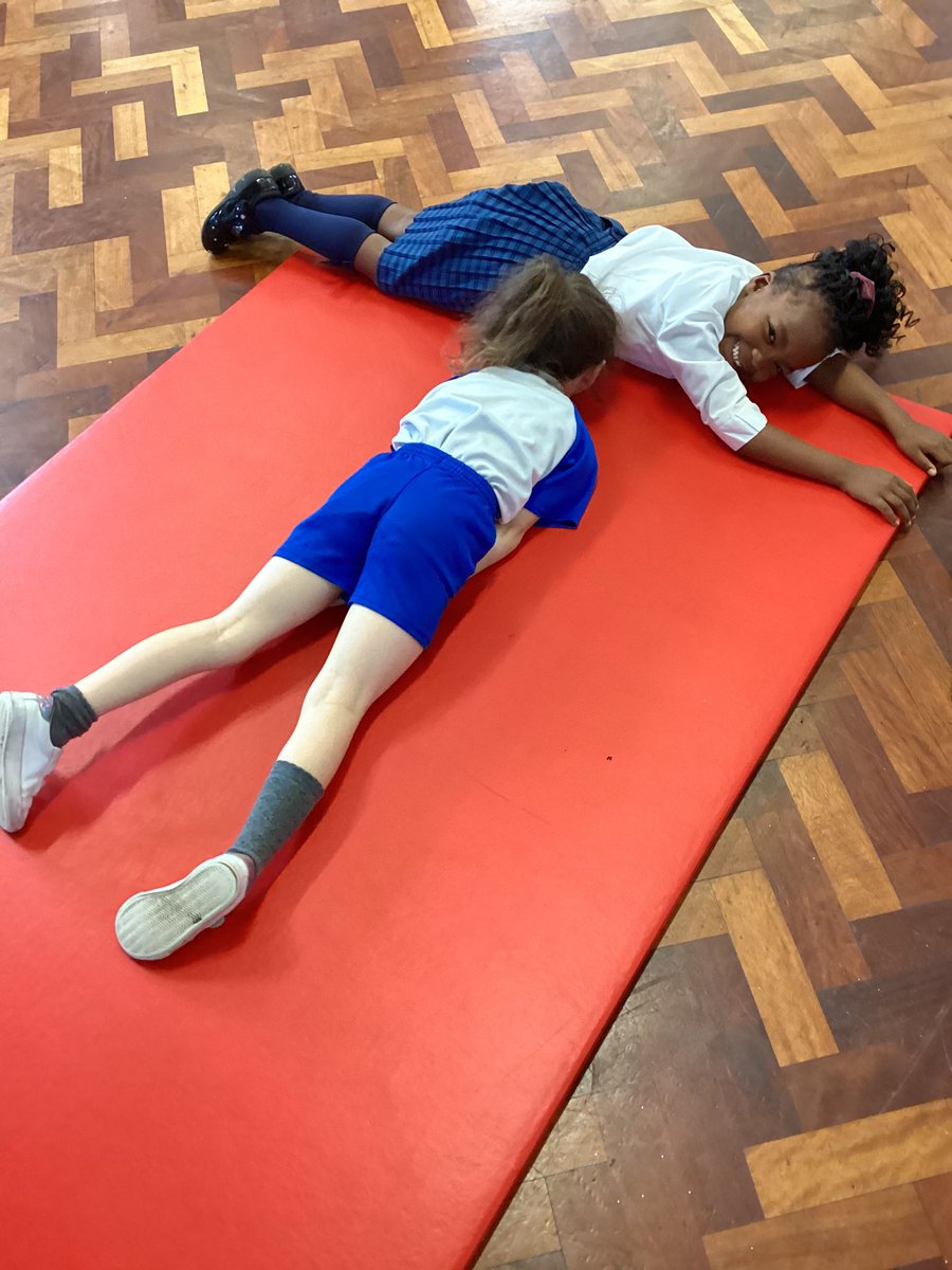 RecordBSTM's tweet photo. #stmpe In PE today we created different shapes using our bodies in gymnastics. https://t.co/y3DIpDSvdp