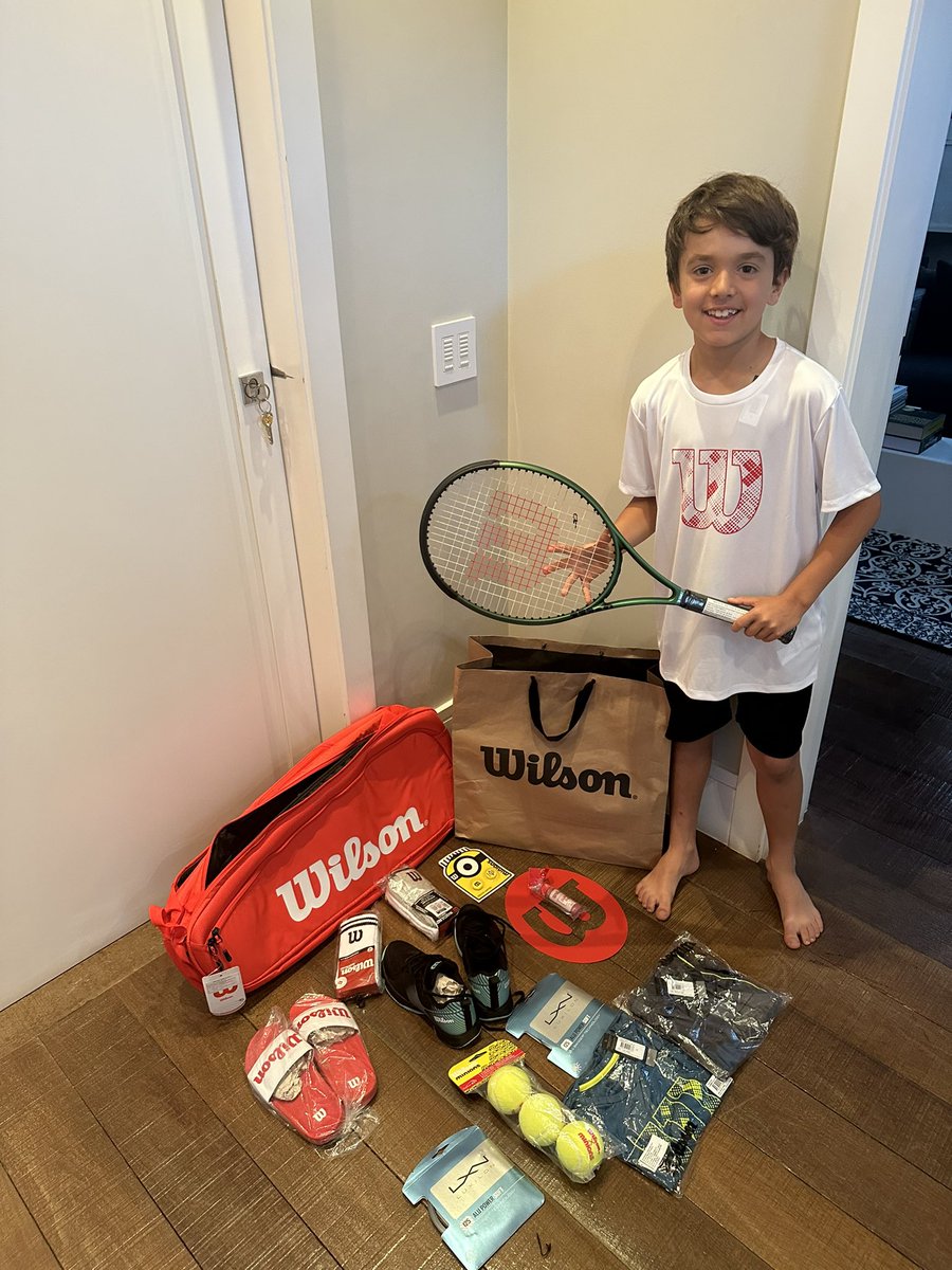 Valeu @WilsonTennis pela parceria com o Pedro!! Vamo que vamo!!! 🎾🎾🎾