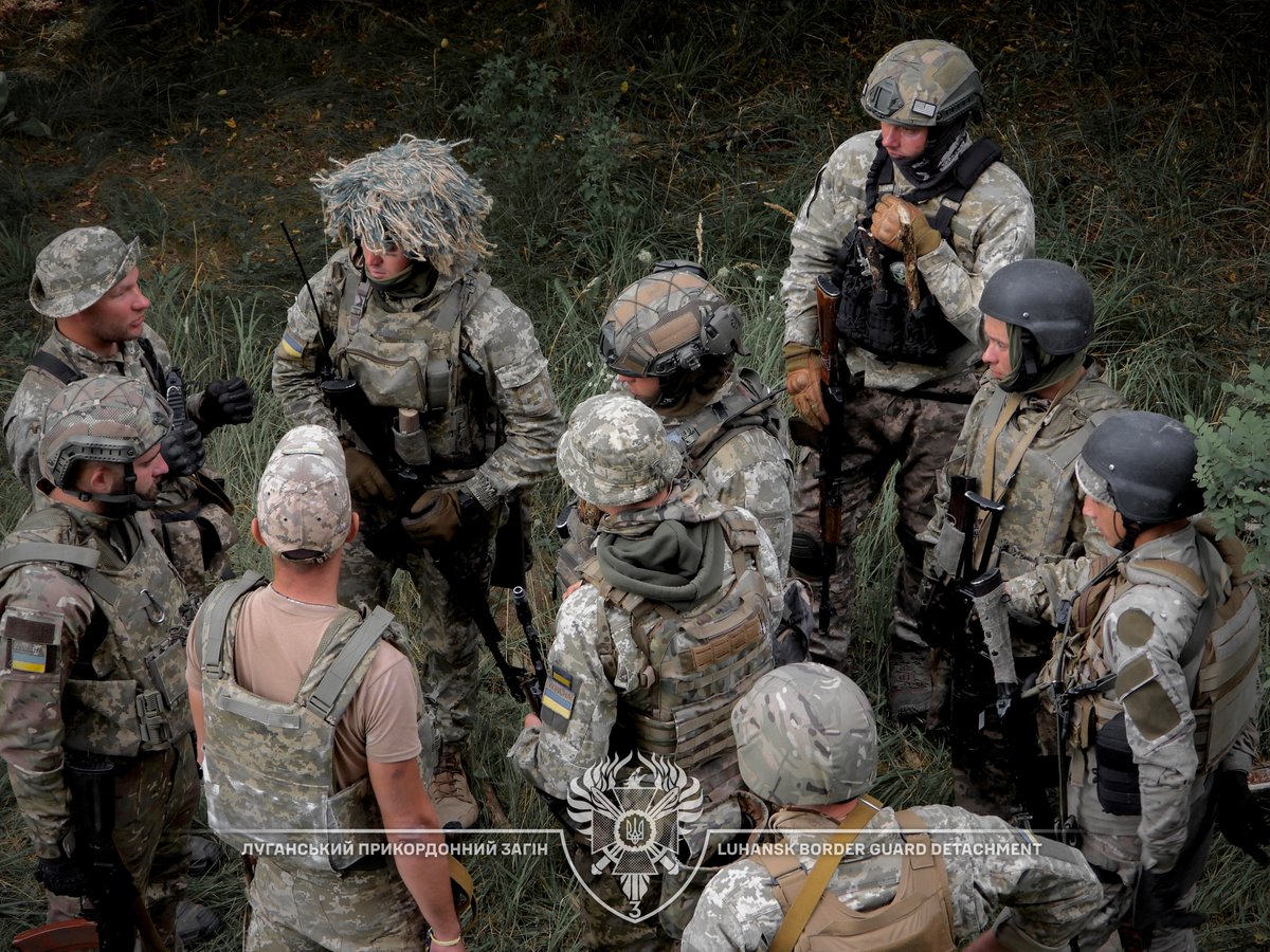 luhanskdpsu's tweet image. Підготовка до штурмових дій: бій у промзоні та зачистка будівель

Зіткнення у містах і бої в забудовах є одними із найскладніших етапів наступу. 

Лише системна підготовка та постійні тренування є основою для якісного бойового злагодження підрозділу.