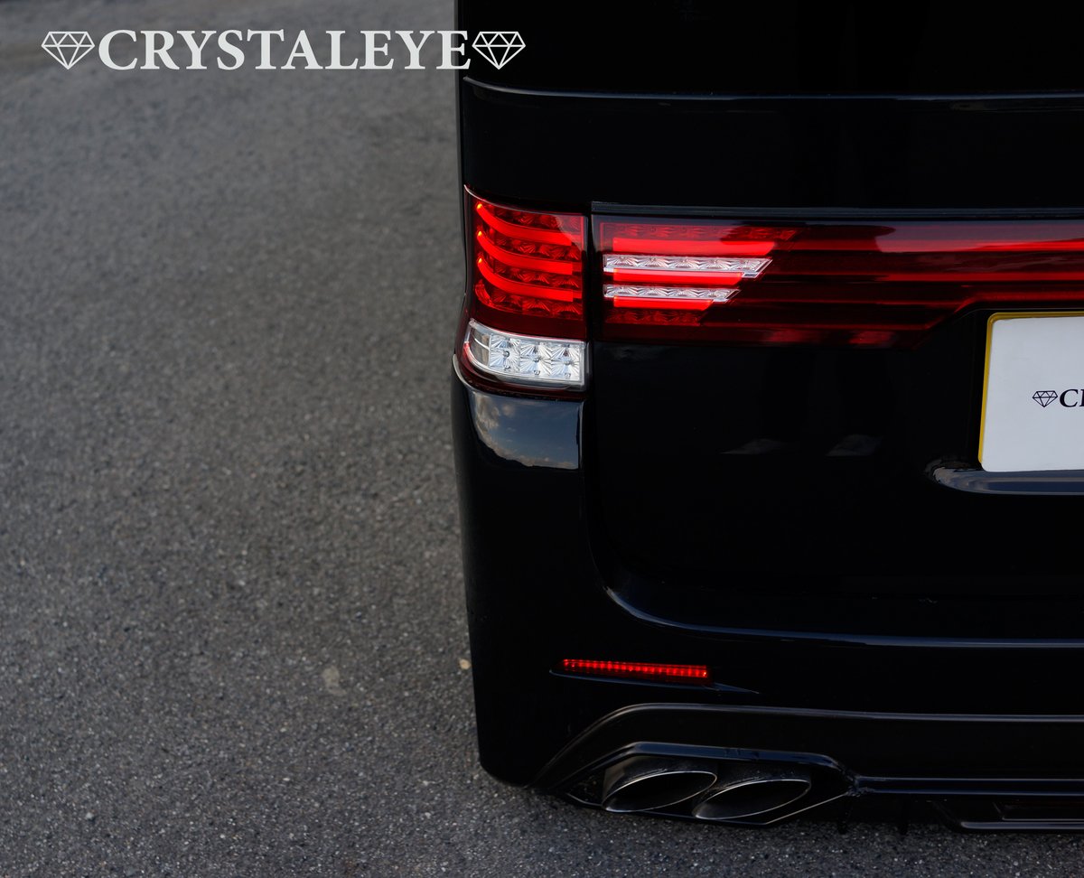crystaleye_78's tweet photo. クリスタルアイ L375S タントカスタム
ファイバーLEDテール
ファイバーLEDセンターガーニッシュ
LEDリフレクター
https://t.co/ishWLznpE3
エアサスで、がっつり落とされバタフライシステムのエアロが目を引くお車です。
#クリスタルアイ
#L375Sタントカスタム
#L385
#ダイハツ
#タントカスタム https://t.co/T3jhL9h5ZH