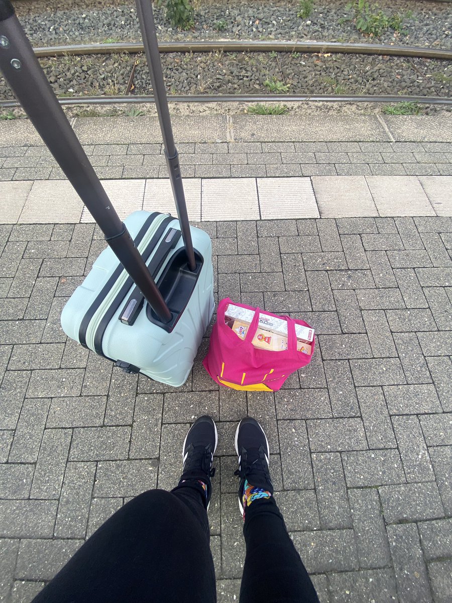 FrauTeine's tweet photo. Auf dem Weg zum #echal23 nach Halle.
Ich freu mich auf euch, die Vernetzungen und neue Ideen!
#twlz #educamp #wochenende https://t.co/szgEQbgQOp