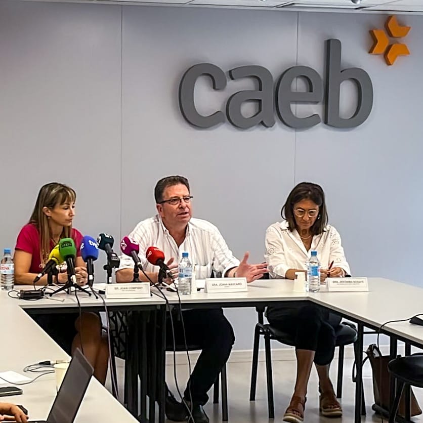 CoopAgroIB's tweet image. El sector ramader balear alerta de que la decisió 
empresarial d'AGAMA, que pertany al grup DAMM, significa "la mort  del sector lleter de Mallorca" 🐄

Mè info: agroalimentaries.es/el-sector-rama…

#llet #illesbalears #mallorca #ramaders #productolocal