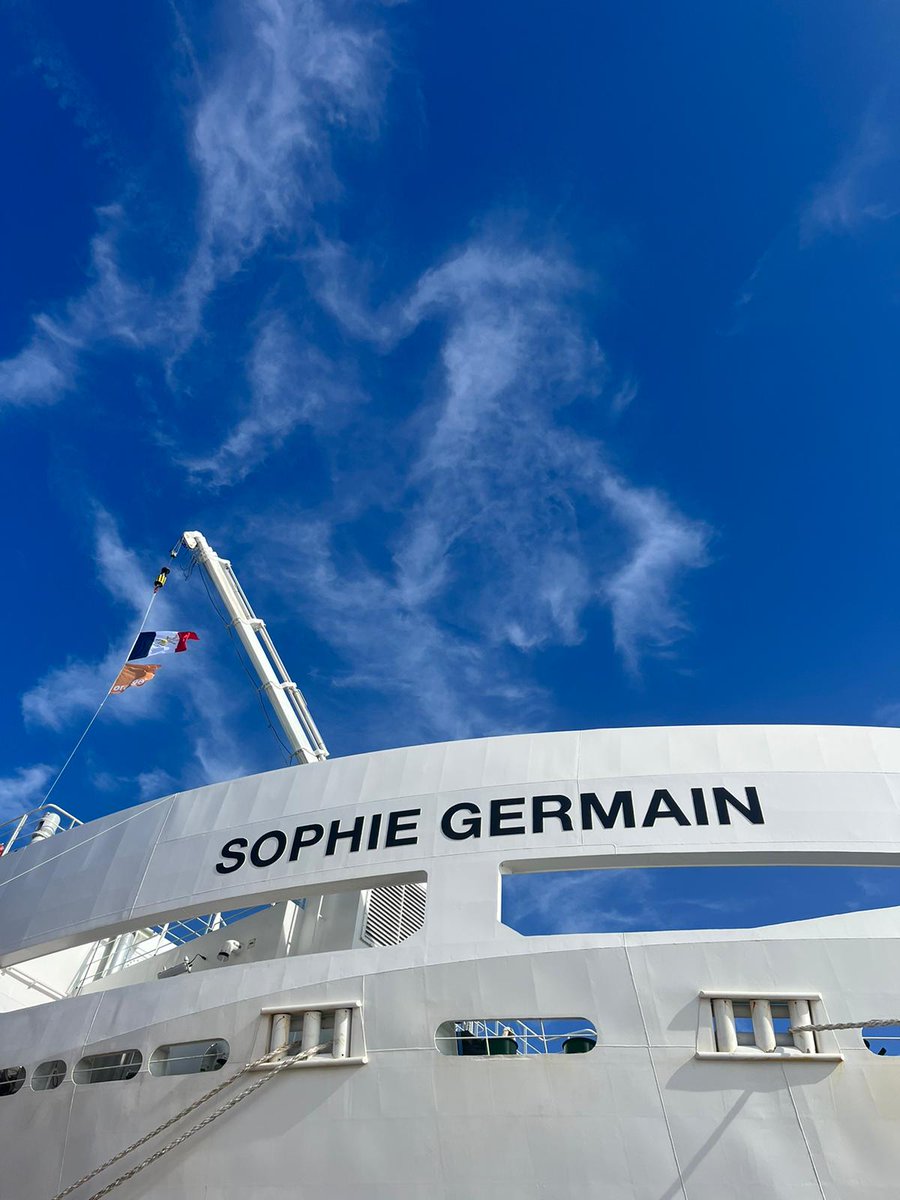 MichaelTrabbia's tweet image. 🚢Notre navire câblier est prêt à prendre le large !
Fleuron de technologie, le #SophieGermain permettra de maintenir et réparer les câbles sous-marins, un réseau indispensable au transit de 99% des communications internationales ! Le tout à empreinte environnementale réduite 👍
