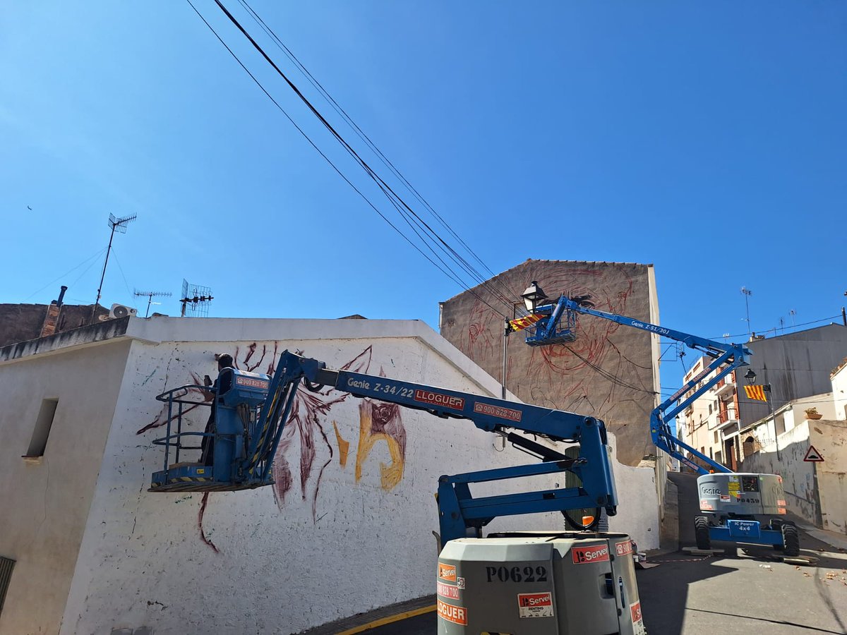 GRAFFTECH FEST 🎨 | Això comença a agafar color! Avui ha començat el festival d’art de carrer de #laBisbalDelPenedès!
👩‍🎨Durant el cap de setmana podeu passejar pels carrers de la Bisbal per veure els artistes treballar en les seves obres.
ℹbit.ly/3PltfMu
#GraffTechFest