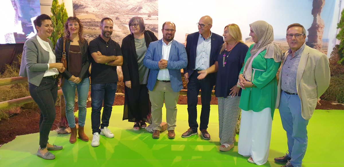 AlbertoXAragon's tweet photo. 👏En #Sariñena apoyando la feria de #FEMOGA, una de las más importantes del sector reuniendo cada año a más de 40.000 personas.
💪 Defendemos el gran valor de la celebración de #feriasganaderas y #agrícolas para impulsar el desarrollo socioeconómico del medio rural aragonés. https://t.co/4Wo4Uw4qCh
