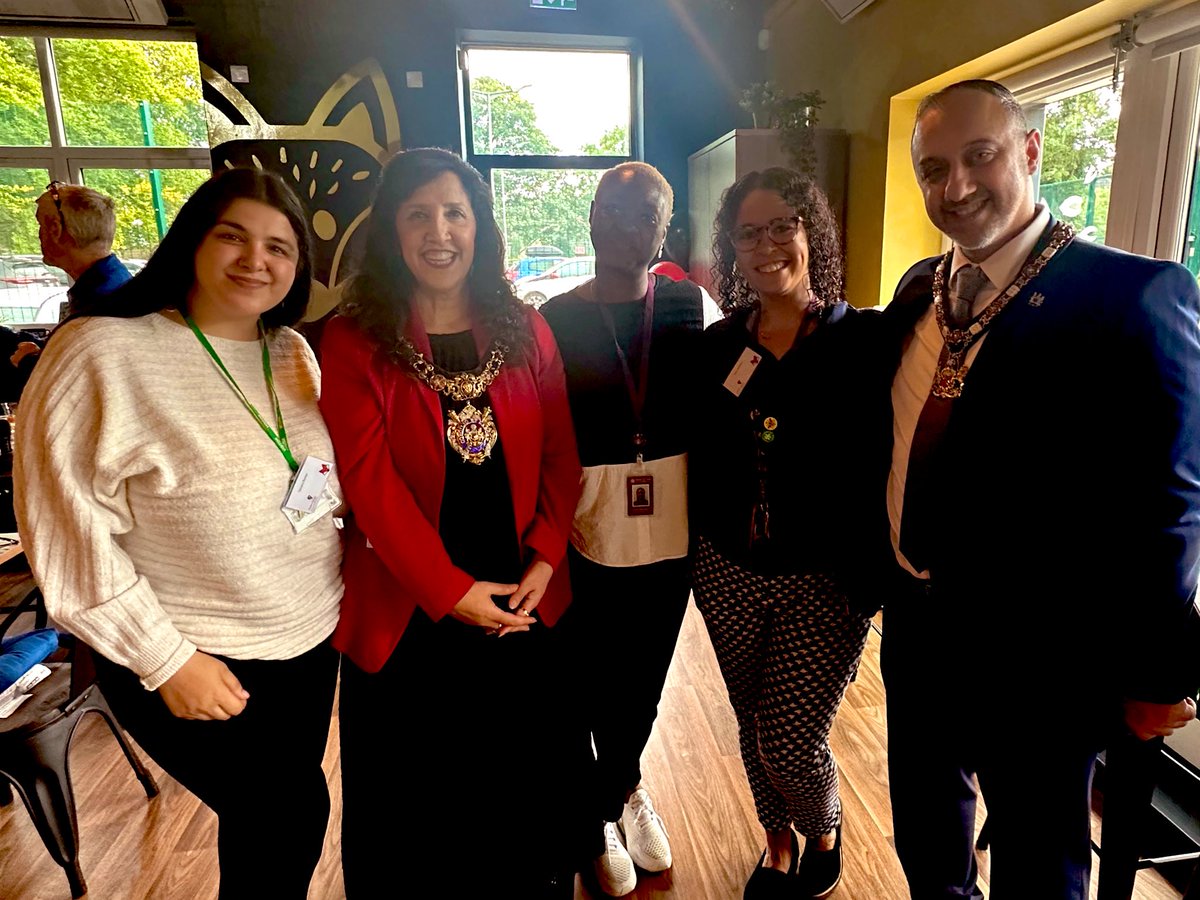 LucyJIG's tweet photo. What a fabulous morning! Well done to @HeadPioneerHigh and the team. Such a pleasure to see the launch of the Strawberry Fox Community Cafe @pioneerhousesch. Students have been involved from the design process, right through to launch and now with delivery. https://t.co/CZ72kj9Pvr