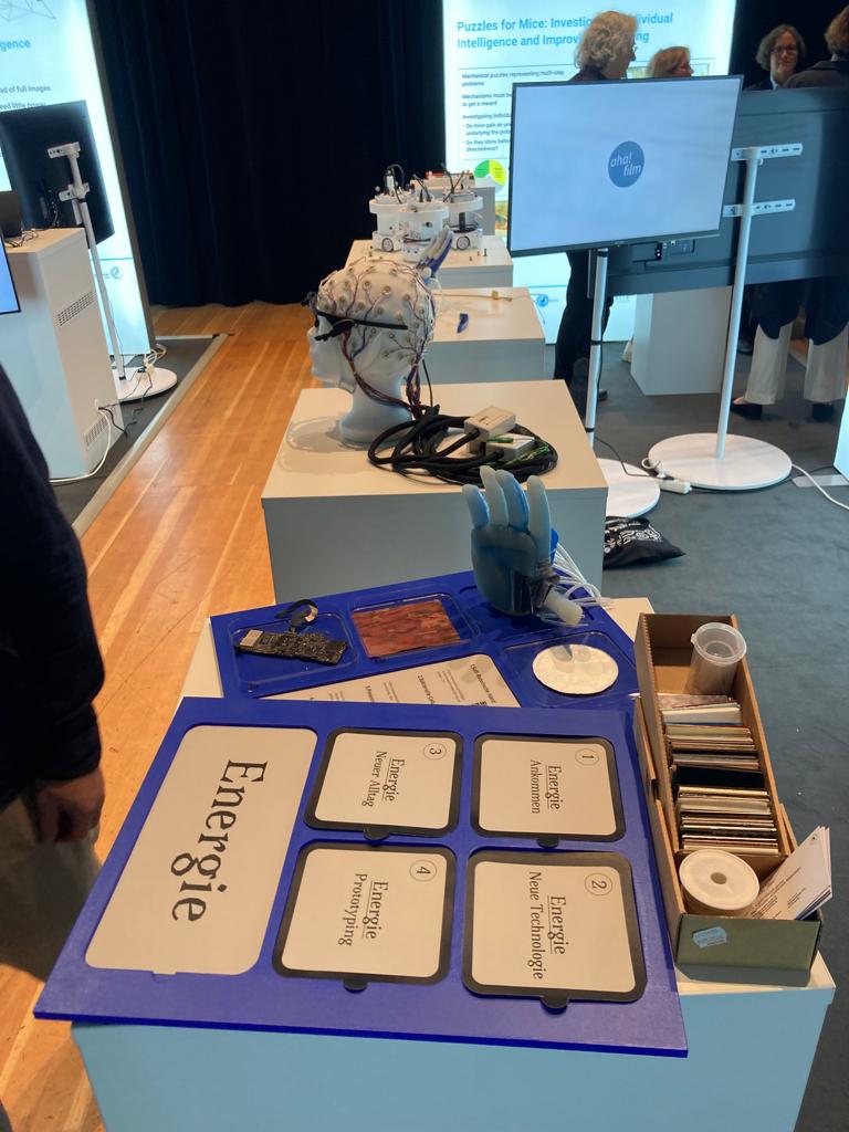Science of Intelligence (@scioi_cluster) on Twitter photo HAPPENING NOW at
<a href="/scioi_cluster/">Science of Intelligence</a>
➡️The Science of Intelligence Fair 2023, our first conference featuring talks, demonstrators, and an exhibition on all facets of intelligence. #intelligence #brain #robotics #fish #CollectiveIntelligence HAPPENING NOW at
<a href="/scioi_cluster/">Science of Intelligence</a>
➡️The Science of Intelligence Fair 2023, our first conference featuring talks, demonstrators, and an exhibition on all facets of intelligence. #intelligence #brain #robotics #fish #CollectiveIntelligence