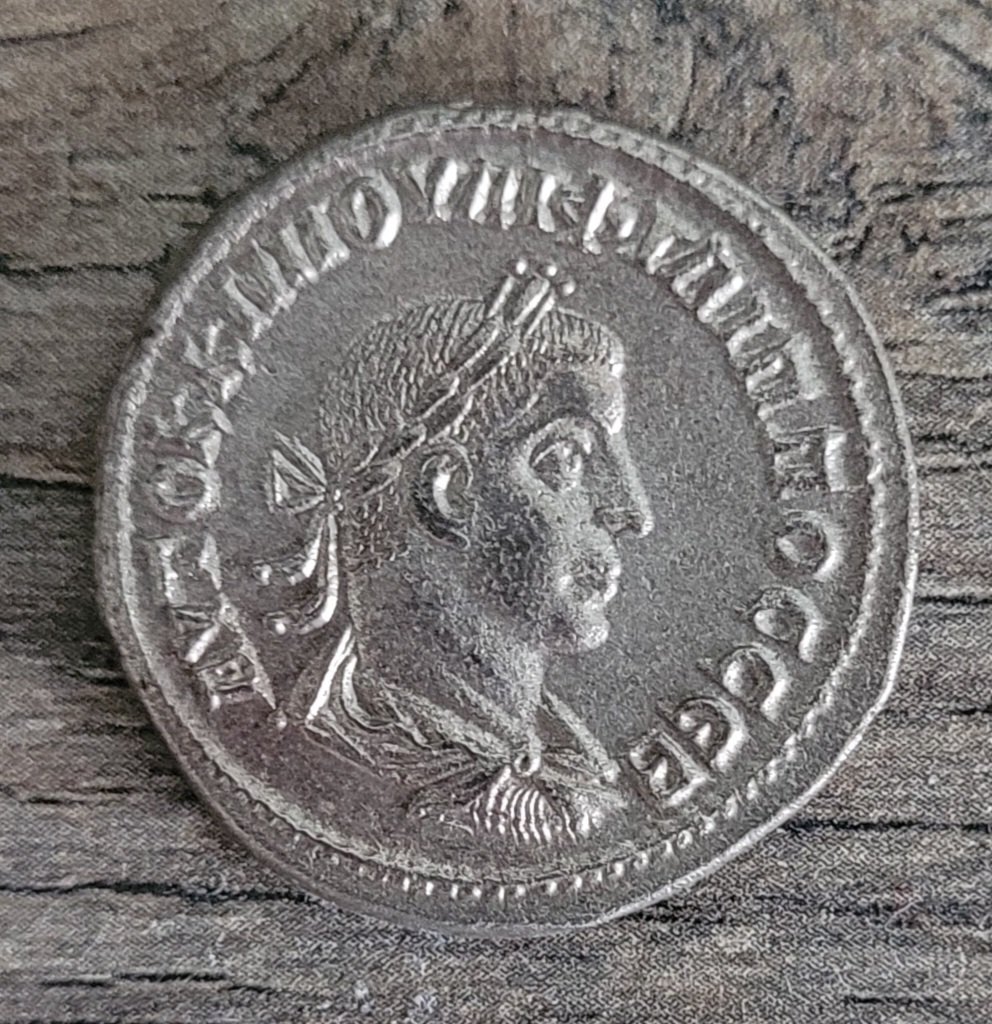 frederouen's tweet photo. Tétradrachme Syro-Phénicien
Philippe II Auguste 249 Antioche
État SUP/TTB+
#monnaieromaine #antioche #philippeii #coin #billon https://t.co/FYdBsEOA8C