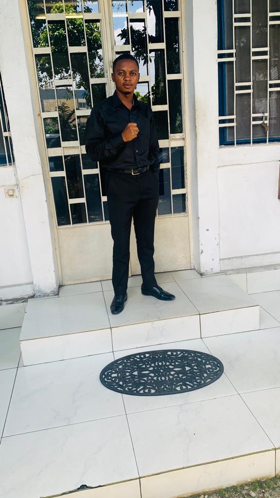 It is Friday and I am in black as always. But this particular week, I am in black to:  1.#RememberUmNyobe
2.Remind myself that, the is work to do in order to realize their project of a Political Transition in Cameroon. 

#Stand4Cameroon 
#FridayInBlack 
#PoliticalTransition