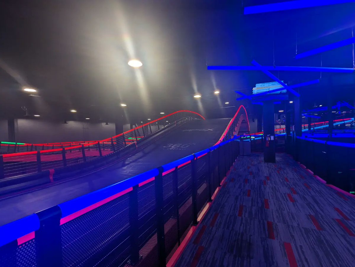 SkyscraperTV's tweet photo. I get to do the coolest shit: Part 372 https://t.co/BVkpIUhuEx