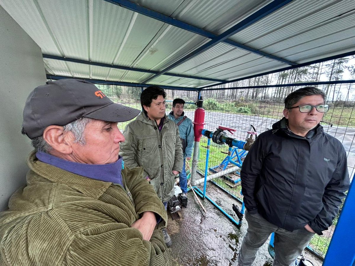 CONADI_Gob's tweet photo. 📷En #Victoria | El Director Nacional de #CONADI, Luis @Penchuleo Morales, y el director ejecutivo del Comité Indígena de @Corfo, Marco Ñanculeo, visitaron emprendimientos de la comunidad mapuche Marileo #CONADI30años #LeyIndígena30años https://t.co/DvStqOxeYz
