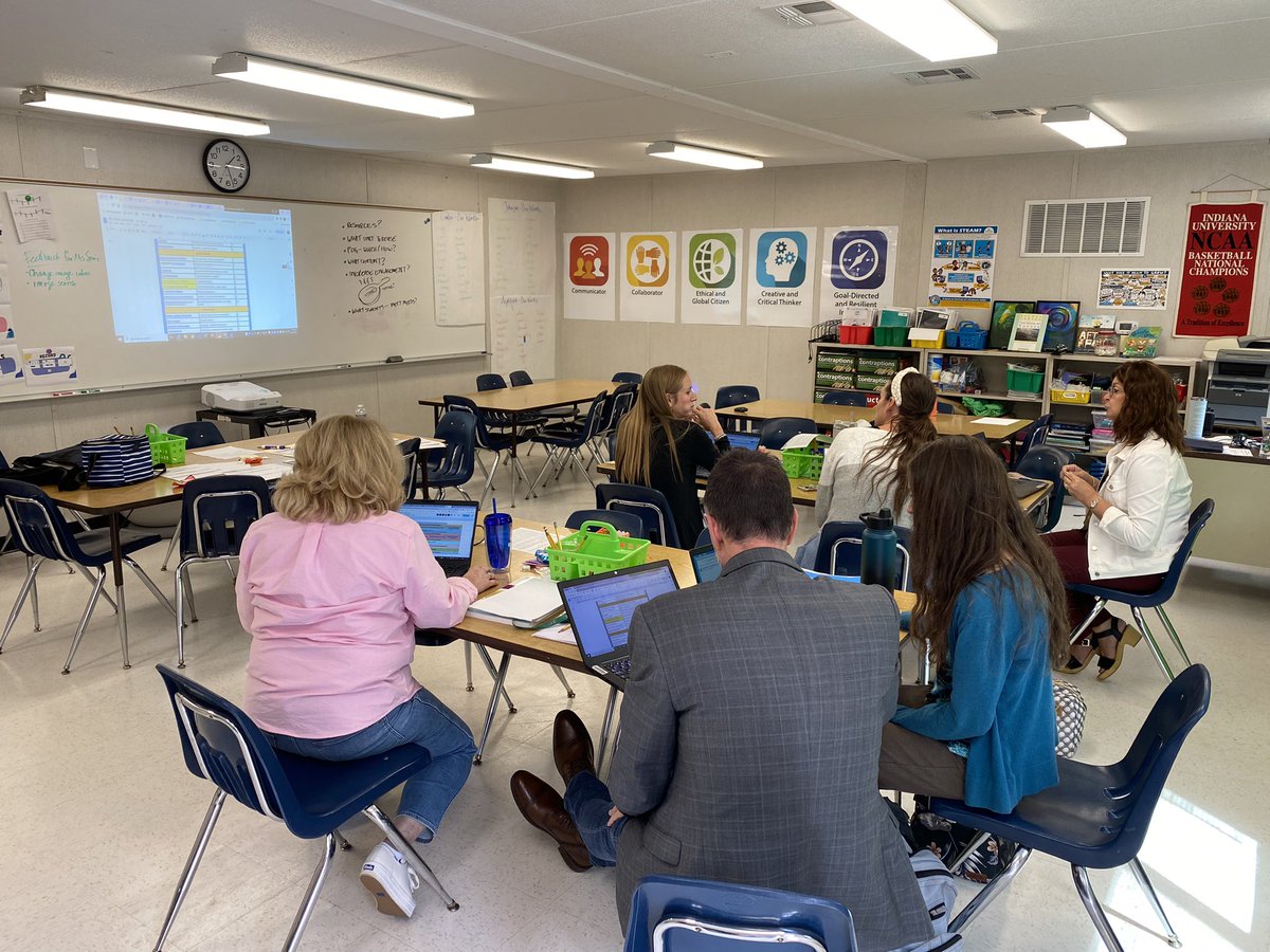 Holly Sims tweet media