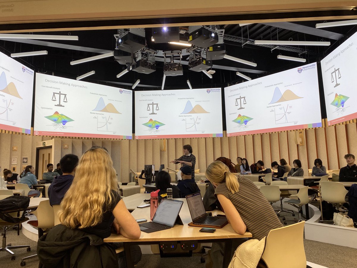 And finally we get to teach in this awesome facility! ⁦<a href="/Greenerism/">David Greenwood</a>⁩ ⁦<a href="/EngineeringNCL/">Engineering at Newcastle</a>⁩