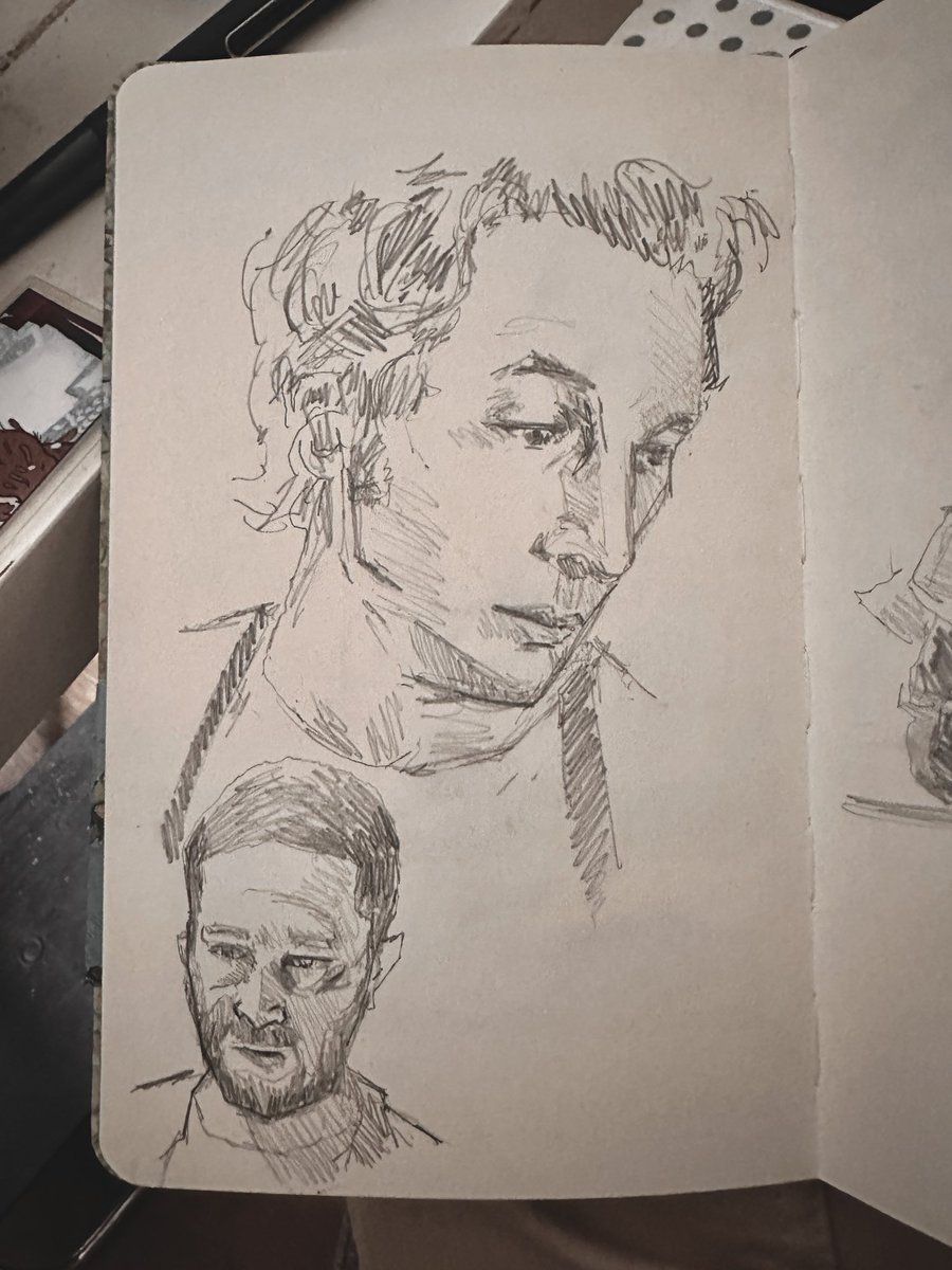 Totally random pencil sketch cause I just finished season 2 and whoa #thebear #jeremyallenwhite #ebonmossbachrach