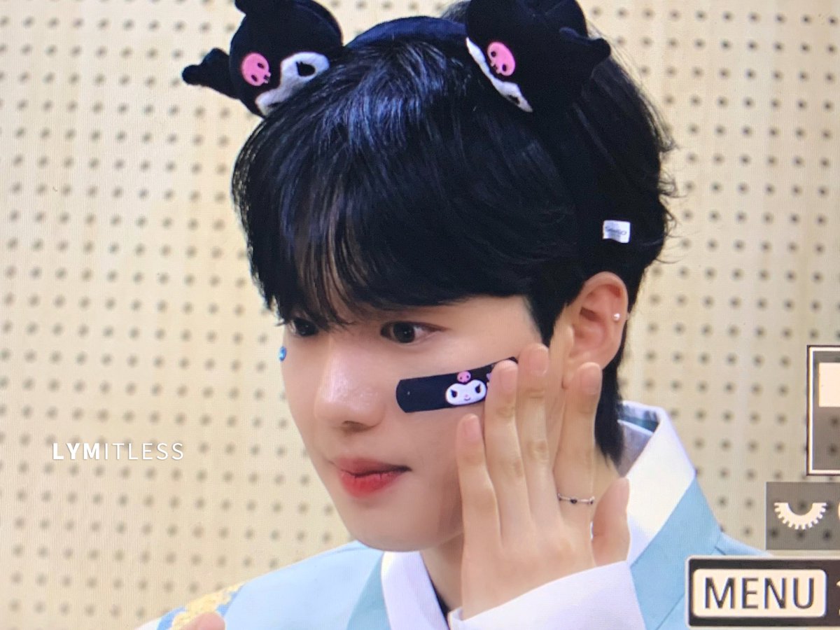 _lymitless's tweet image. 230922 세상에서 제일 밍숭맹숭한 쿠로미니🖤🩷 #임영민 #영민 #LIMYOUNGMIN #YOUNGMIN