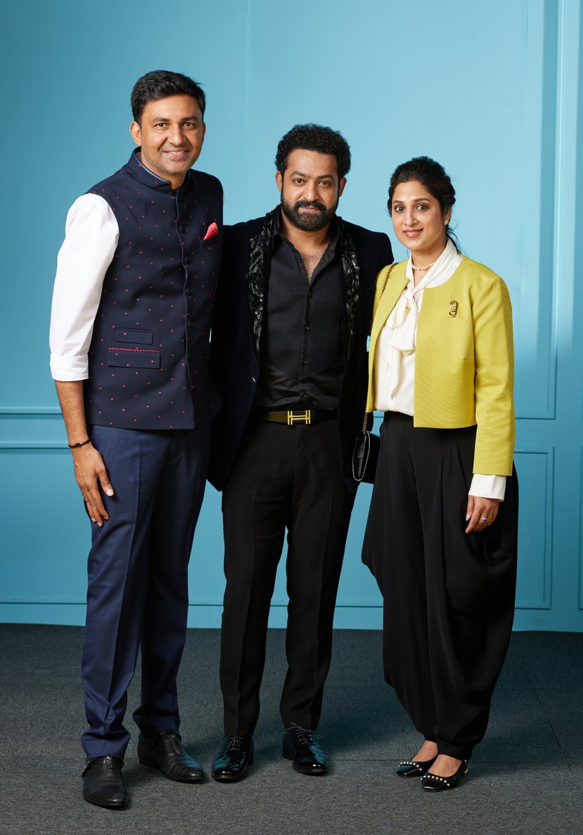 Our power couple with the power-packed superstar, @tarak9999, at SIIMA 2023!

#NEXASIIMA #DanubeProperties #A23Rummy #HonerSignatis #Flipkart #ParleHideAndSeek #LotMobiles #SouthIndiaShoppingMall #TruckersUAE #SIIMA2023 #A23SIIMAWeekend #SouthIndianAwards #Docile #SIIMAinDubai…